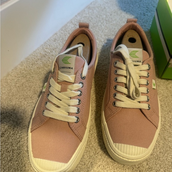 BNIB Cariuma OCA Low in Rose size 10 - Picture 2 of 4